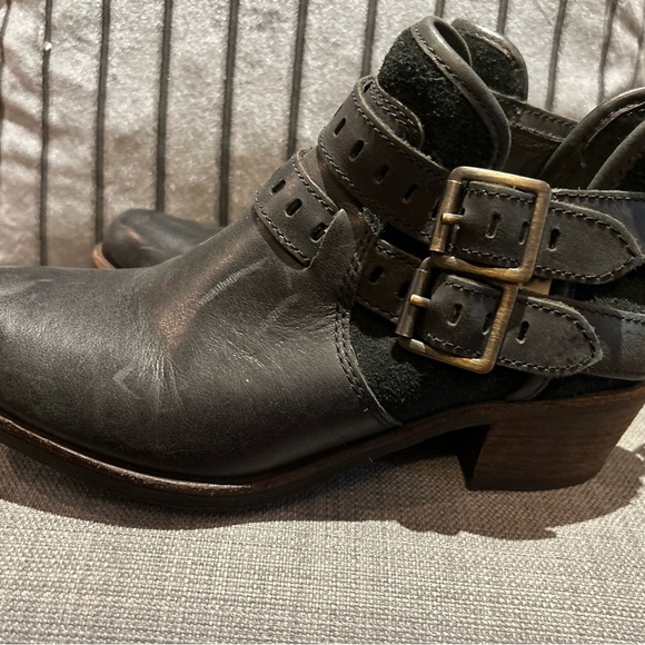 UGG Patsy Black UggPure Shearling Lining Ankle Boots Womens Size 6 🥾 - Picture 2 of 8